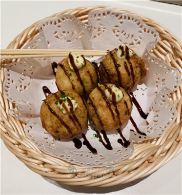 110TAKOYAKI PULPO